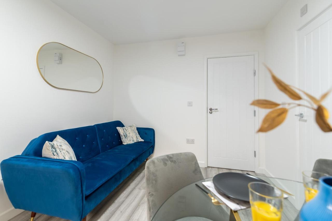 Exquisite Cardiff Apartments- With Garden Lounge & Games Room Exterior photo