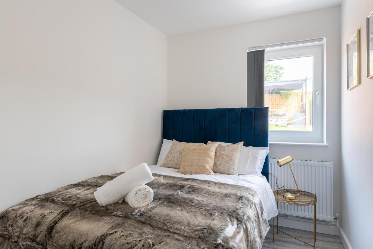 Exquisite Cardiff Apartments- With Garden Lounge & Games Room Exterior photo