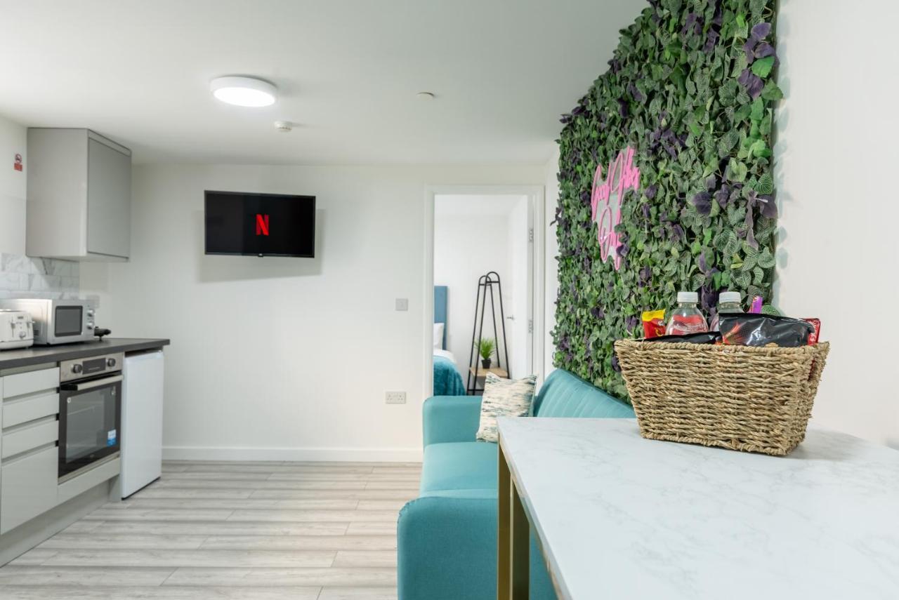 Exquisite Cardiff Apartments- With Garden Lounge & Games Room Exterior photo