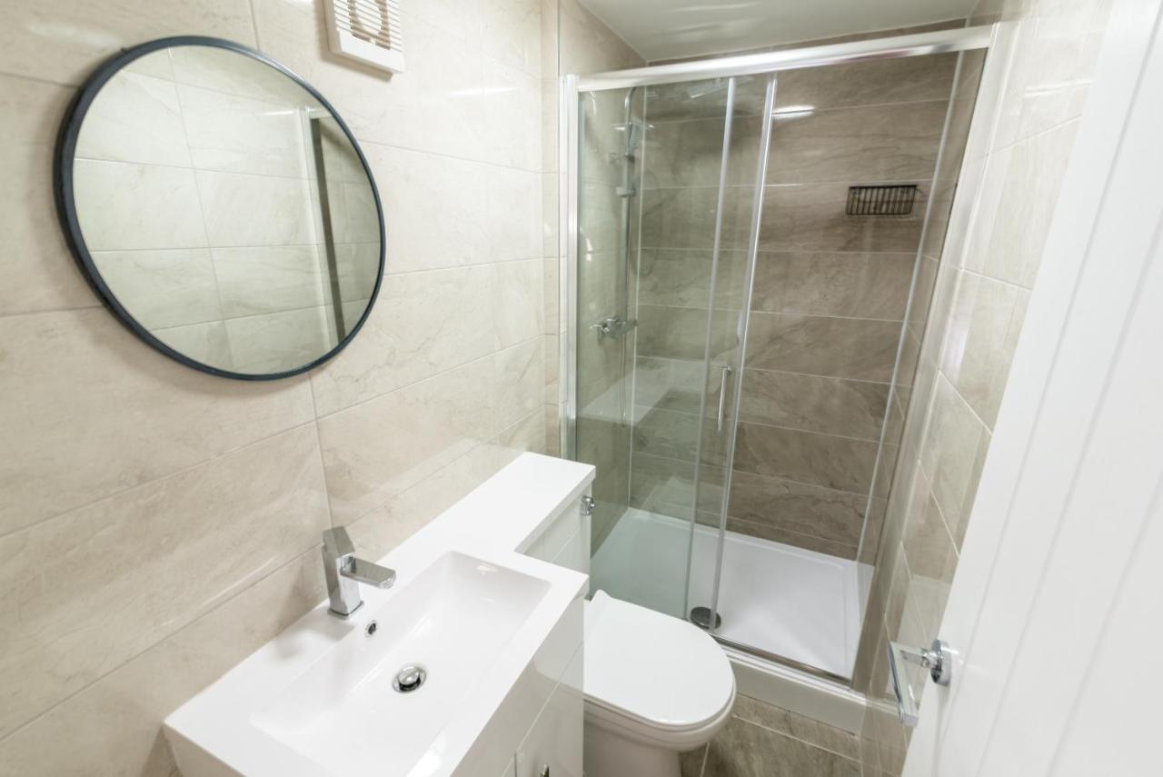 Exquisite Cardiff Apartments- With Garden Lounge & Games Room Exterior photo