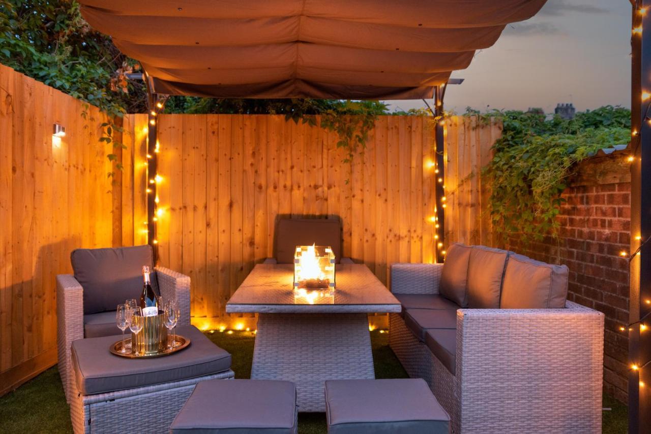 Exquisite Cardiff Apartments- With Garden Lounge & Games Room Exterior photo