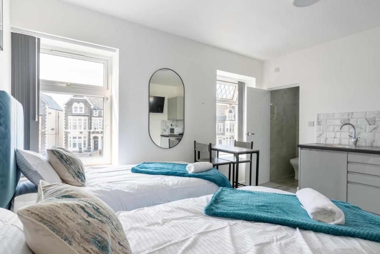 Exquisite Cardiff Apartments- With Garden Lounge & Games Room Exterior photo